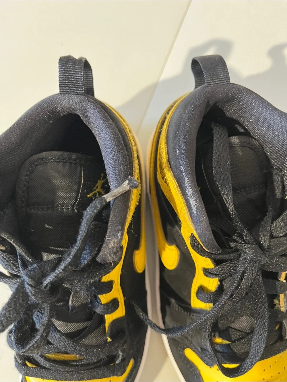 Nike Air Jordan 1Y Mid Kids Black Yellow Varsity